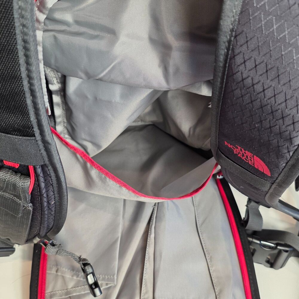 The North Face 20L Slackpack 20 Avalanche Gear Ski Snowboard Carry Pack Black - Picture 2 of 9